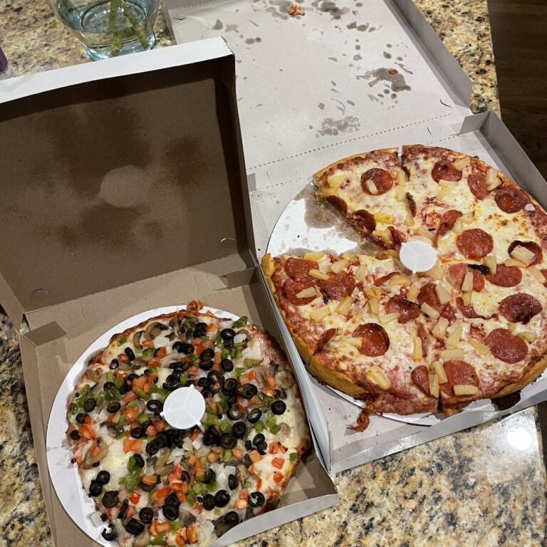9 Inch Pizza: Petite Pleasures, Big Flavor