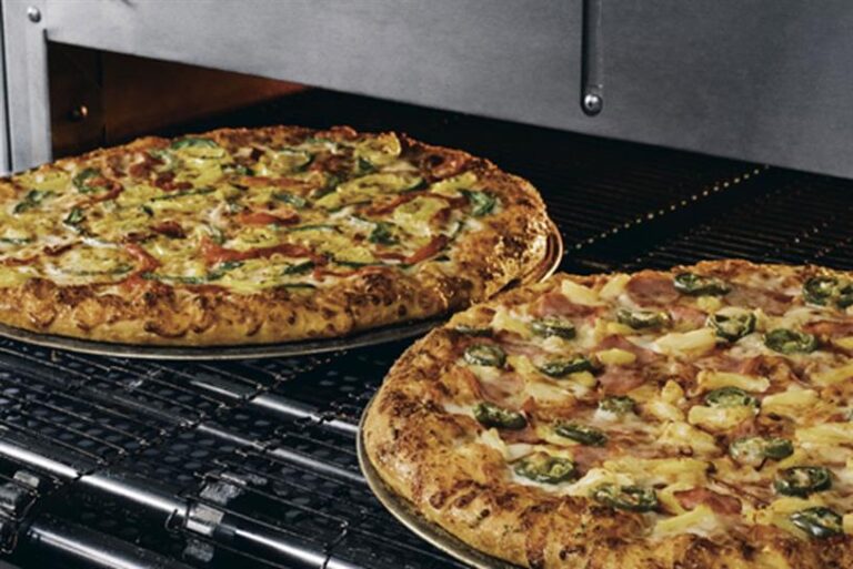 Domino’s Pan Pizza: Pan-Tastic Taste in Every Slice